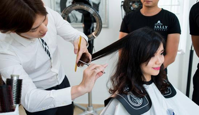 Mơ thấy cắt tóc là giấc mơ khá kì lạ Mơ thấy cắt tóc là giấc mơ khá kì lạ