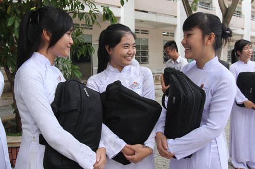 Mơ thấy đi học là điềm báo gì - 2 Mơ thấy mình đang ngồi học trong giờ