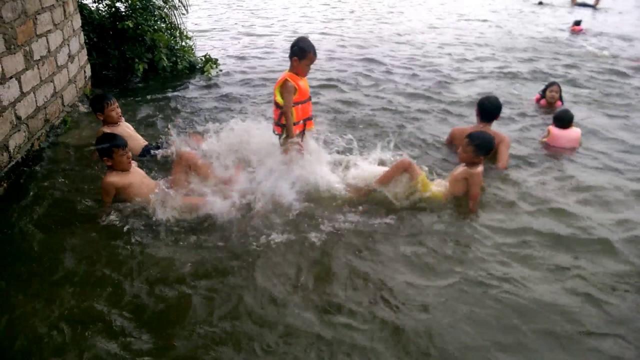 Mơ tắm sông cùng mọi người tắm sông cùng mọi người