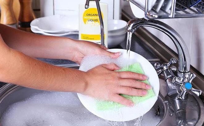 mơ thấy rửa bát Giấc mơ thấy cảnh rửa bát là hết sức bình thường