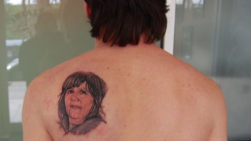 hình xăm mẹ trên vai messi hình xăm mẹ trên vai messi