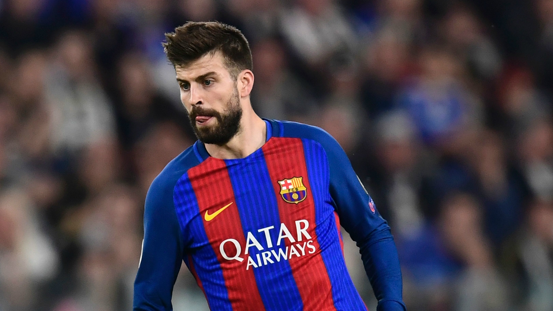 Số áo của Pique khi tham gia Barca Số áo của Pique khi tham gia Barca