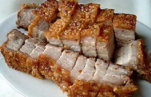 Mơ thấy ăn thịt heo quay Chiêm bao thấy ăn thịt heo quay